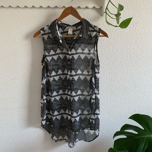 Printed sleeveless top